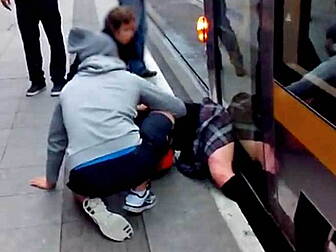 Passengers push LUAS off schoo...